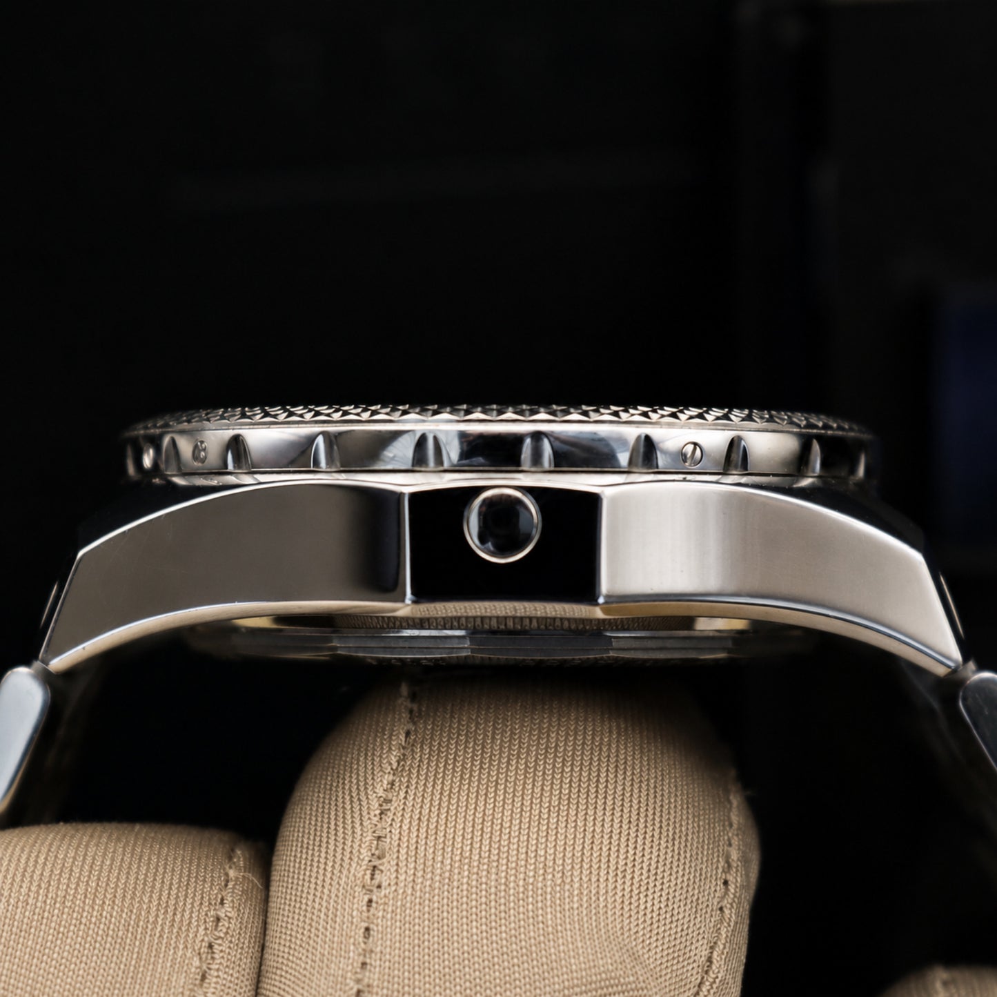 Breitling Bentley B04 GMT