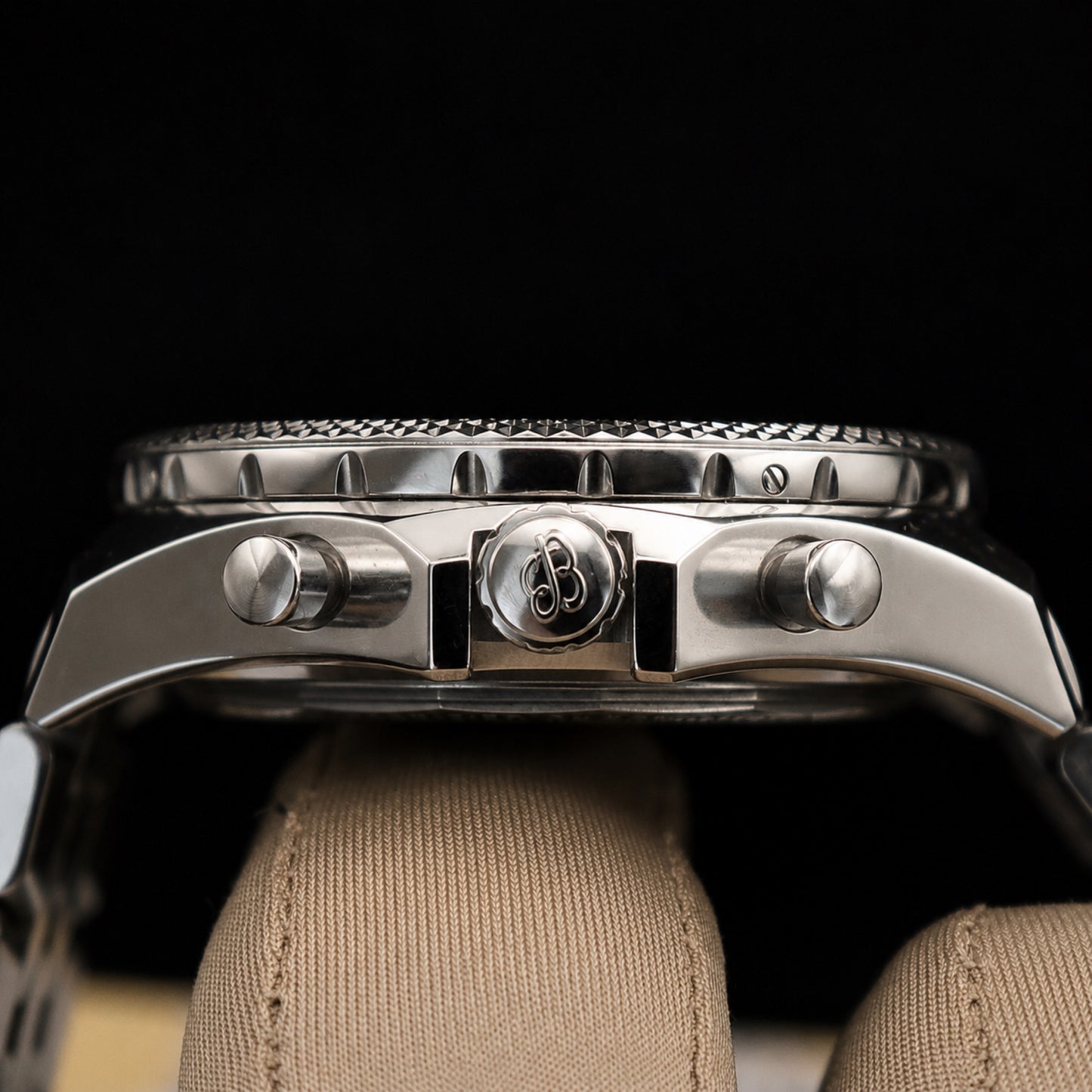 Breitling Bentley B04 GMT